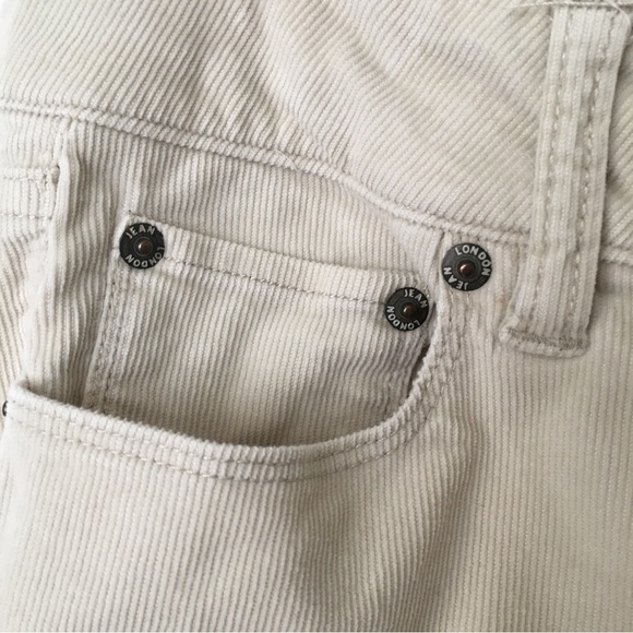 London Jean Cream Corduroy Pants (size 2, short, low-rise) - Picture 4 of 10